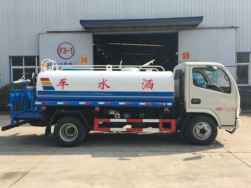 5噸(5方)東風(fēng)多利卡綠化灑水車價格4