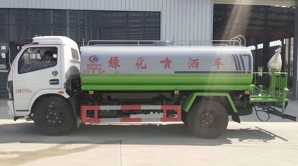 國(guó)六10噸東風(fēng)多利卡灑水車圖片 國(guó)六10噸東風(fēng)多利卡灑水車圖片