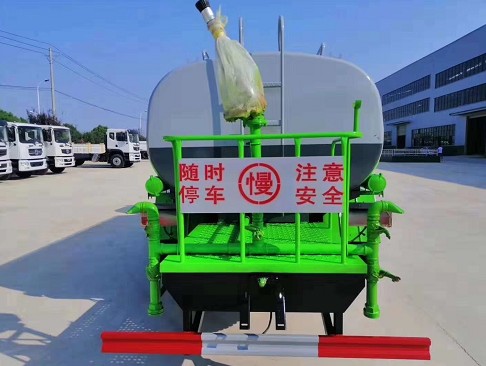 國(guó)六10噸東風(fēng)多利卡灑水車圖片 國(guó)六10噸東風(fēng)多利卡灑水車圖片