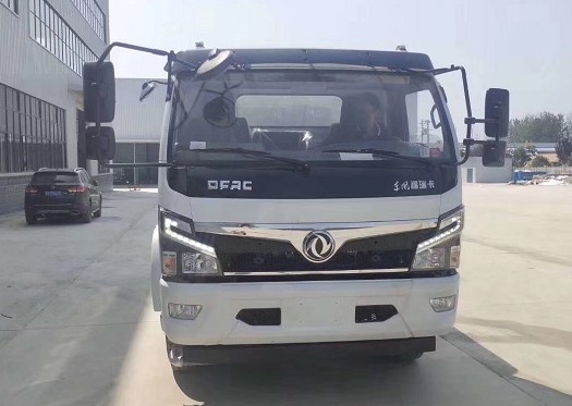 10方灑水車廠家_國(guó)六10噸東風(fēng)多利卡綠化灑水車2