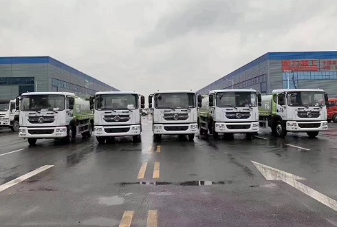 �����ع��߶˞�ˮ܇�����۰��^