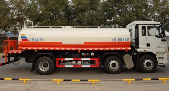 陜汽小三軸20方灑水車_中汽力威牌HLW5251GPSSX6型綠化噴灑車3